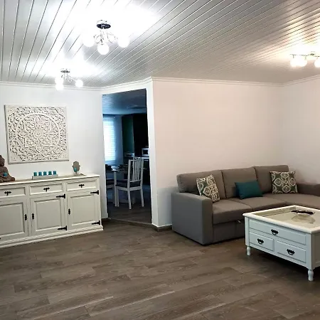 Nayana House Apartment *
